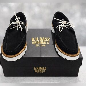 G.H. Bass Originals Wallace Lug Sole Moc Women shoes. New in the box. Size 7.5